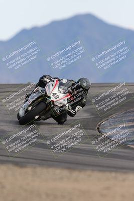 media/Nov-16-2025-Race Pace (Sun) [[8c5fa54630]]/Verified Riders/8-Turn 12 (120pm)/